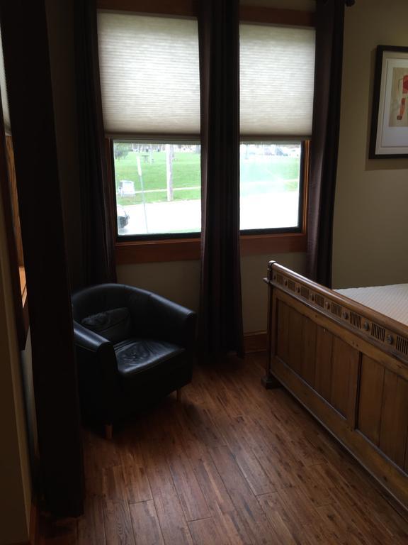 Burford House Suites Iowa City Bagian luar foto