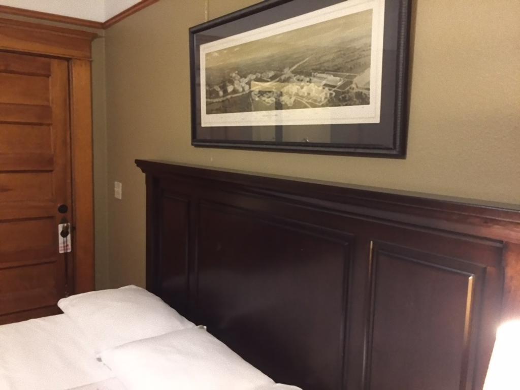 Burford House Suites Iowa City Bagian luar foto