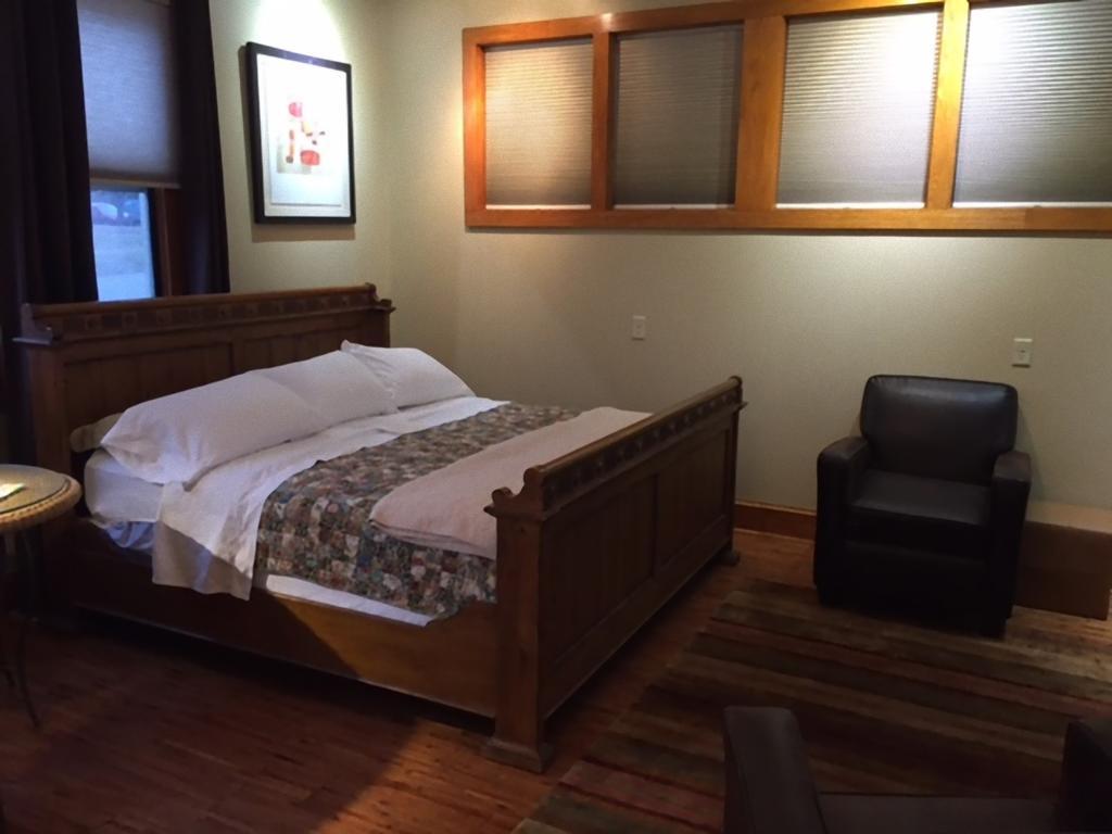 Burford House Suites Iowa City Bagian luar foto